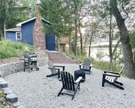 The BL Cottage - Lake Getaway with Panoramic Views, near Cascade Mountain 馬凱特縣酒店