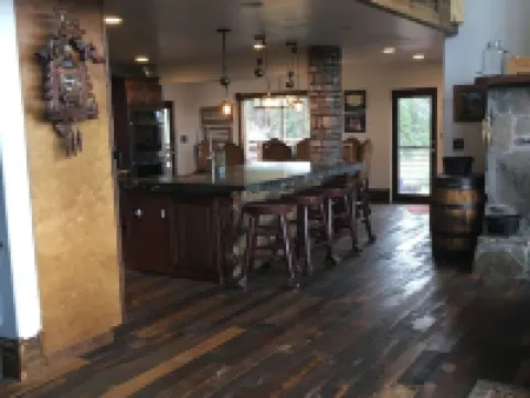 6 Bedroom Mountain Retreat  37 Acres, Close to Hwy 285, Borders National Forest Hotels in Bailey