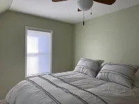 Capeside Cottage Hotels near La Crosse Regional Airport