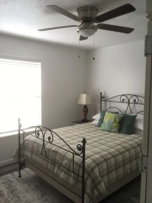 Centrally located 2-bedroom townhome near it all.