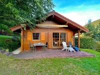 Höllenberghütte in Lug, with garden sauna, holiday home in the Palatinate Forest Các khách sạn ở Lug