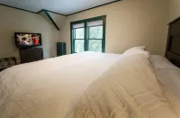 3-bedroom vacation home steps to downtown. 와이트페이스 산 주변 호텔