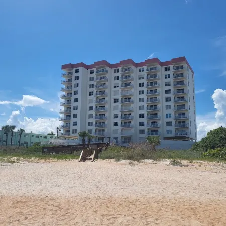 Updated Oceanfront Condo! Come and Relax by the Sea!