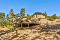 🛶 Cozy Creek Cabin near Yosemite & Bass Lake
