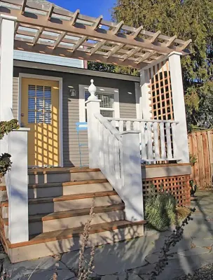 Private, cozy, airy garden studio suite, for 1 or 2 guests