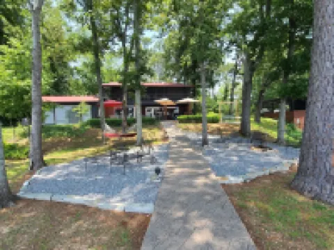 "One-of-a-kind" Lake Martin Property with Large Boat Ramp, Boathouse & Pier Hotels in Tallapoosa County