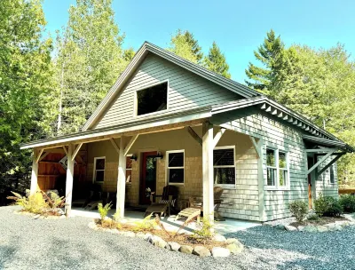 Charming Cottage at Pretty Pond Hotels near Carriages of Acadia