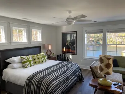 Carriage House with View Hotels near HandPicked