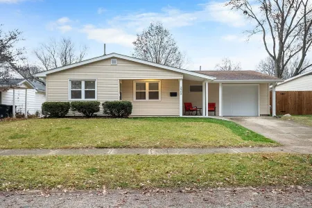 StayFit Cozy Home Fast Wi-Fi in Lafayette's place of peace Отели рядом с достопримечательностью «Applied Ballistics»