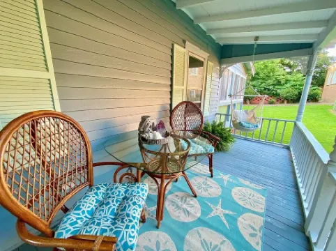 BEST location in Historic Downtown Edenton!