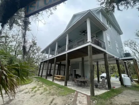 The Marshpad, surrounded by nature, mins to beach in gated community