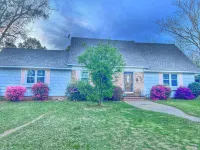 Spacious Home n Garden Hotels near Publix Super Market at Eastern Shore Commons