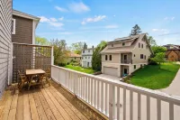 Family Fun! 17,000 Game Arcade, Sleeps 12, Walk to the Lake