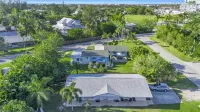 Charming Naples Retreat – Your Perfect Getaway!