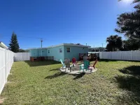 Beautiful 2/1 Home - Walking Distance to the Beach