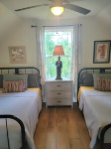 Porchland Cottage -PRACTICALLY NEW HOUSE with Countryside view -pet friendly