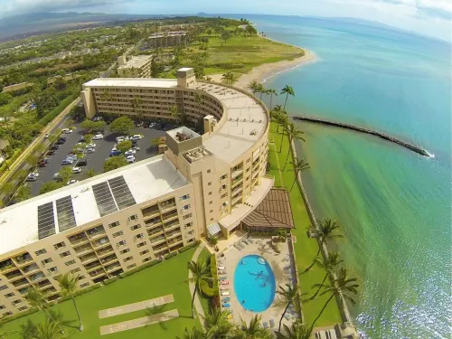 Menehune Shores 304: Stunning sunset views and just steps to the beach!