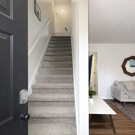 Renovated Townhome with Two King Beds & Sep Bath