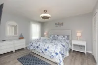Cozy, ground floor apt 5 min walk to bch. PET friendly. FREE bottle of PROSECCO