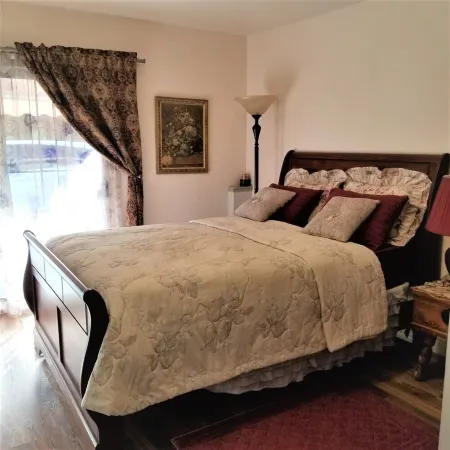 Beautiful Pet-Friendly Spacious Lodge near Yosemite & Lakes 9 Rooms/6BR/12 Beds