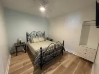 Enjoy sunsets @ spacious 3br/2ba lakefront condo #306--perfect for families