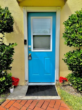 Cozy Studio with beautiful open private yard 5 minutes from Pasadena