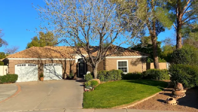 Beautiful, custom, cul-de-sac home located near historic downtown Gilbert.