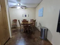 Rustic River Valley House Hotels in Oppelo