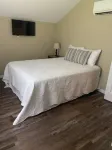 "NEWLY BUILT" 3 Bedroom /2Bath House on the Lake Hotels near Benton Bark Park