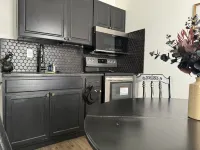 Halloween Suite / 2BD/1BA Apt in Holiday House Hotels in Evansville