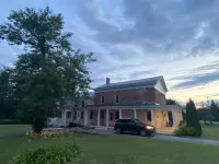 The Farmhouse at Saratoga - H1 Vintage - King Bed Saratoga Monument 주변 호텔
