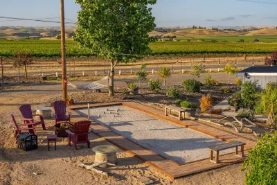 Vineyard Oasis: Pool & Views!