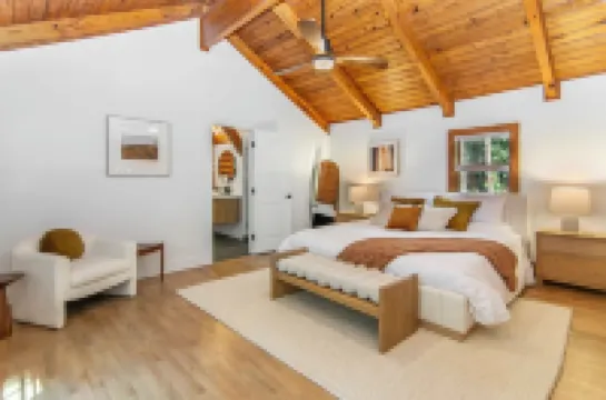 Modern and Luxurious Cabin Retreat, 5 minutes from Cumming City Center