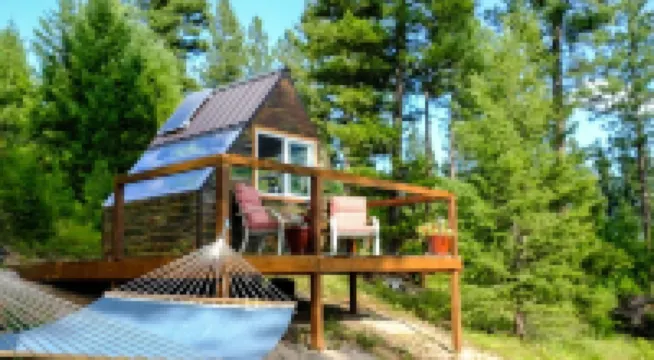 Star-gazing, pet-friendly, remote The Blind Cabin with Hot Tub near Missoula, MT