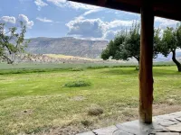 Cozy Cabin with River Access optional full 50amp RV hook-ups onsite - 무료 와이파이