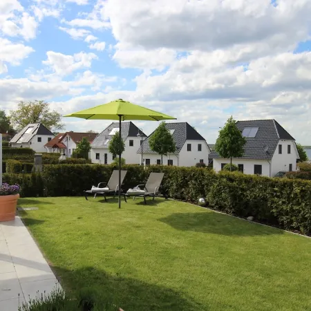 Haus Seeblick Comfort mit Kamin, Außen-whirlpool, Sauna und Eingezäunten Garten