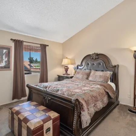 😎🏜️ <br>NEW Beautiful Relaxed Elegant Retreat.2330 sf 4b3b.