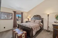 😎🏜️ <br>NEW Beautiful Relaxed Elegant Retreat.2330 sf 4b3b. Hotels near Arizona Christian University