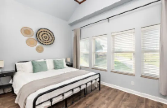 Downtown Condo w/ City Views • Walk to Streetcar