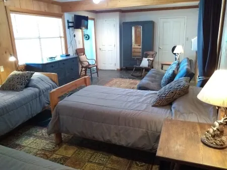 Parkside Perch on Lake D'Arbonne Отели в г. Юнион Пэриш