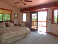 Home between Zion National Park and Bryce Canyon
