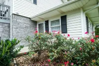 Dollywood Delight: Your Smoky Mountain Home Base!