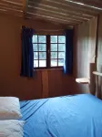 Cabane sur Pilotis au Bord de L'eau