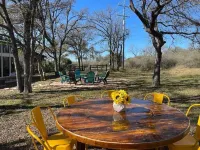 Peaceful, Family and Pet-Friendly Duplex in a Cut-De-Sac with Abundant Wild Life