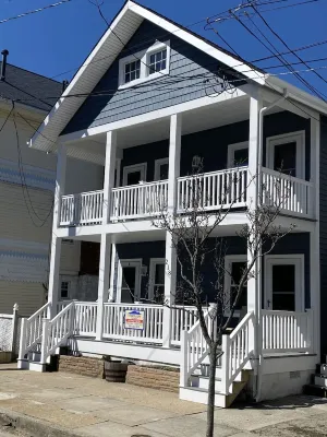 Beachside Condo-Feet To The Beach Hotels in 