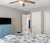 Perfect Retreat - 10 mins to Parris Island + Walk to Coffee Shops & Restaurants