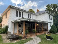 LOCATED IN ABINGDON, VA - PRIVATE, TRANQUIL SETTING Hotels in Harrison