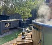 Boutique-style holiday cottage, beautifully decorated with wood burner & hot tub Llanbedrog otelleri