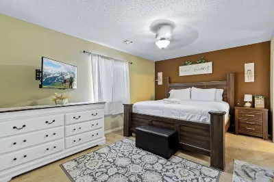 Cozy Farm House Home Located Near Main Freeways SUPER HOST on other platforms