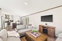 The Nest on Hawks Ridge with Mountain Views